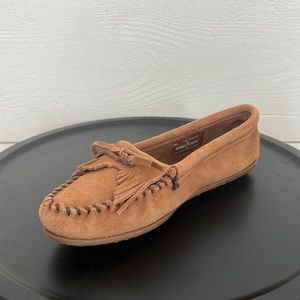 Minnetonka Kilty Dusty Brown Hardsole Moccasin - Size 7.5